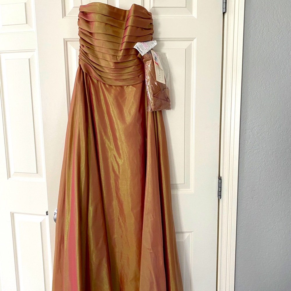 NWT Scott McClintock iridescent  ball gown size 4P